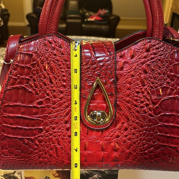 Red textured handbag - Picture 5 of 5